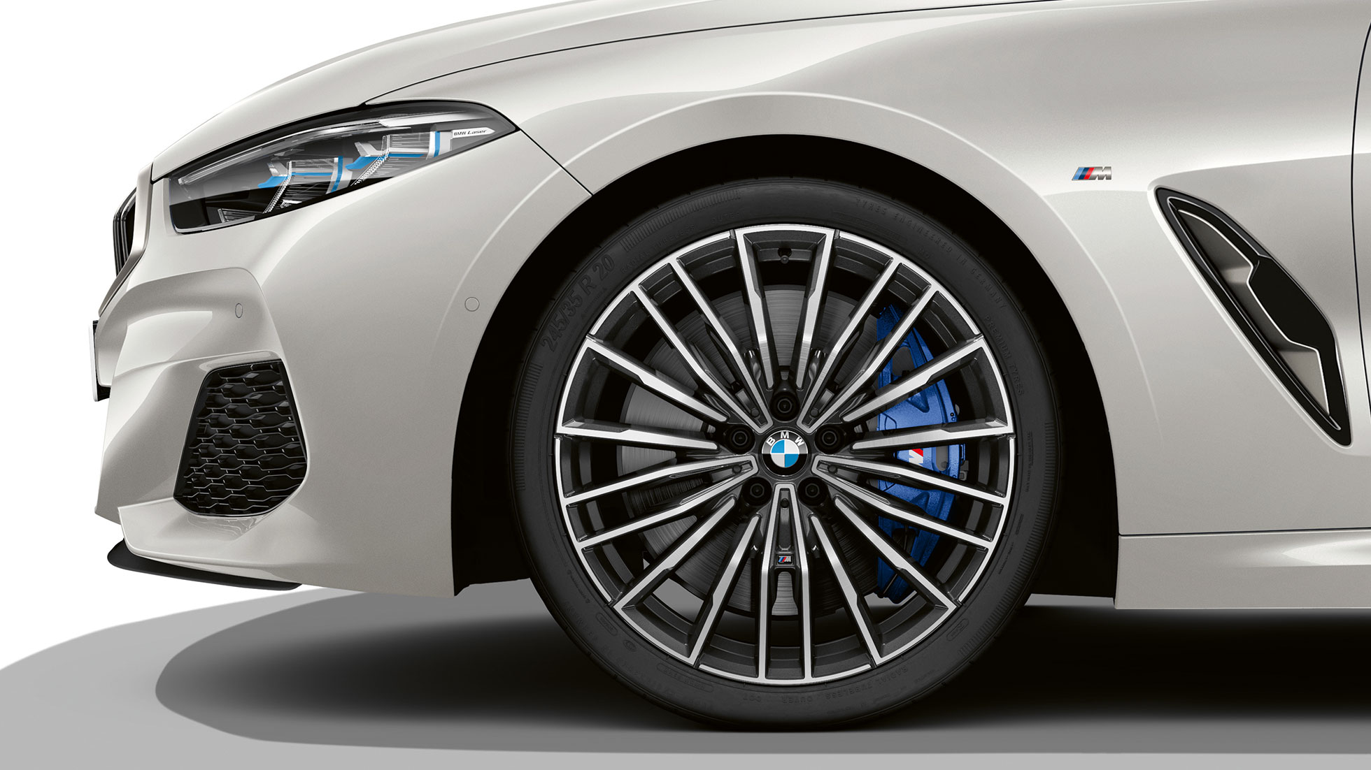 BMW M850i xDrive, Mineralweiß metallic, Erweiterte BMW Individual Lederausstattung Leder ‘Merino’ Cognac. BMW M850i xDrive, Mineralweiß metallic, Erweiterte BMW Individual Lederausstattung Leder ‘Merino’ Cognac.