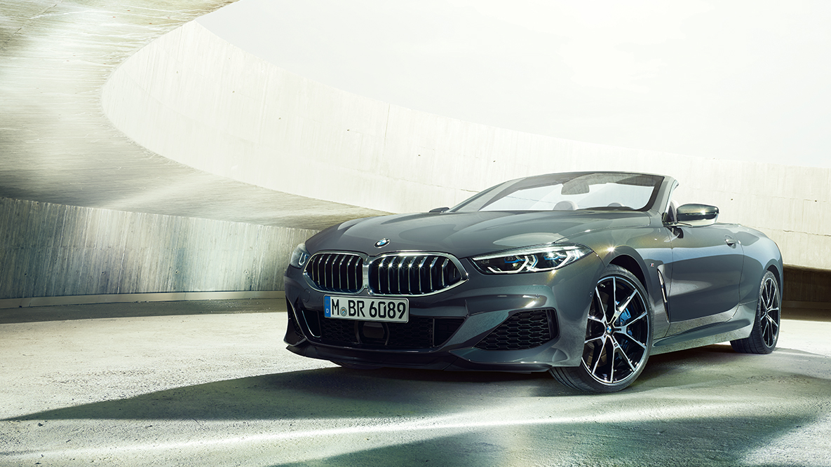 BMW M850i xDrive Dravitgrau metallic, Dreiviertel-Frontansicht rechts. BMW M850i xDrive Dravitgrau metallic, Dreiviertel-Frontansicht rechts.