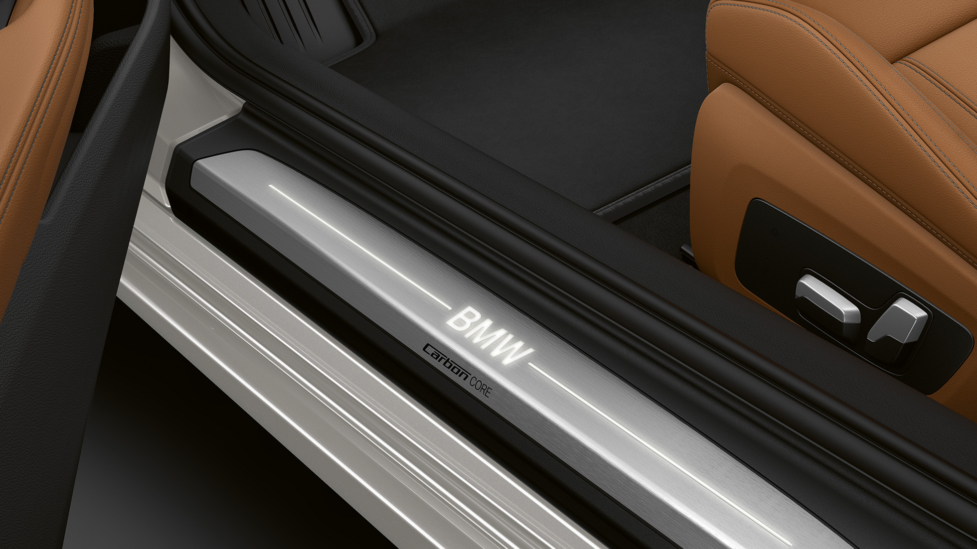 BMW 8er Coupé, Einstiegsleisten. BMW 8er Coupé, Einstiegsleisten mit beleuchtetem BMW Schriftzug.