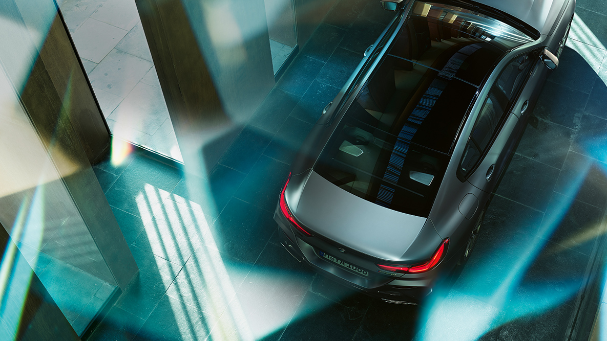 Panorama-Glasdach mit großen Glasflächen BMW 8er Gran Coupé, Panorama-Glasdach mit großen Glasflächen