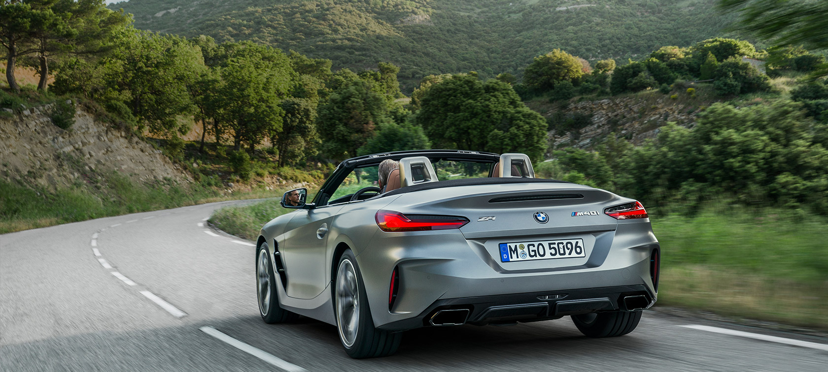 Dreiviertel-Heckansicht BMW Z4 M40i G29 BMW Z4 M40i G29 2019 Cabrio BMW Individual Frozen Grey metallic Dreiviertel-Heckansicht