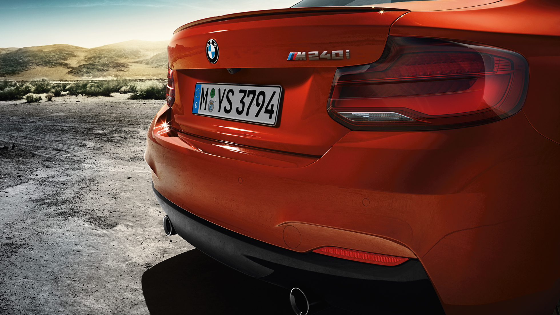 Heckdesign BMW M240i Coupé Heckdesign BMW M240i Coupé F22 2017 Sunset Orange metallic Dreiviertel-Heckansicht