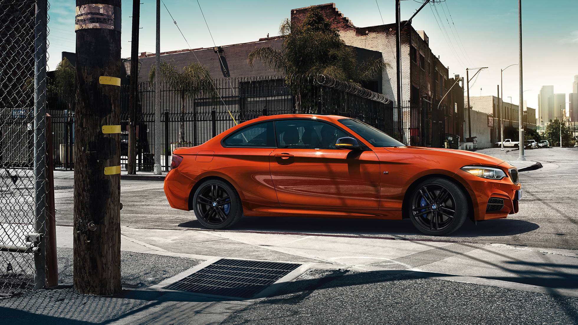 Fahrzeugdesign BMW M240i Coupé Fahrzeugdesign BMW M240i Coupé F22 2017 Sunset Orange metallic Seitenansicht