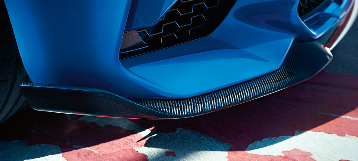 Frontsplitter BMW M2 CS Frontsplitter BMW M2 CS F87 Misano Blau metallic Nahaufnahme