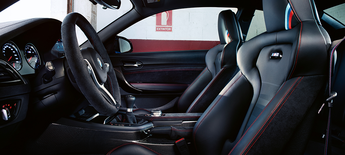 Innenraum BMW M2 CS Innenraum BMW M2 CS F87 Misano Blau metallic Nahaufnahme