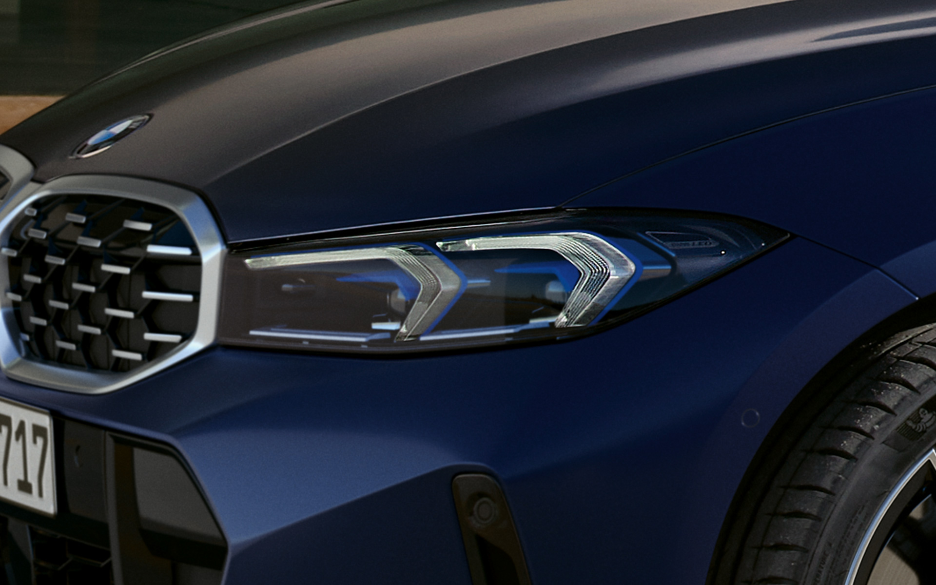 BMW M340i xDrive Touring G21 Frozen Tanzanite Blue LED Frontleuchten Nahaufnahme