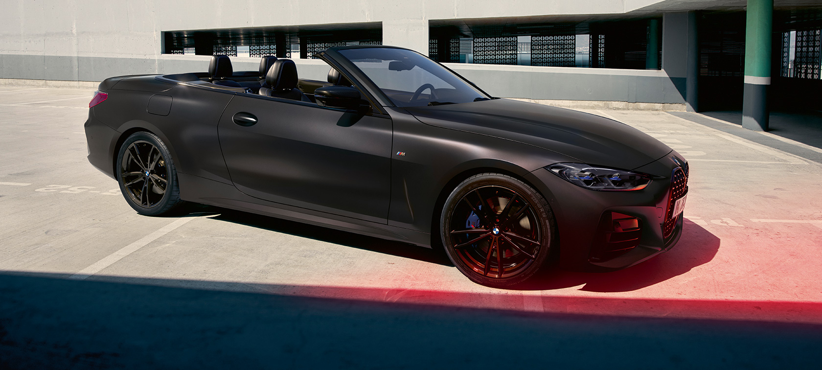 Dreiviertel-Seitenansicht BMW M440i xDrive Cabrio G23 2020 BMW M440i xDrive Cabrio G23 2020 BMW Individual Frozen Deep Grey metallic Dreiviertel-Seitenansicht