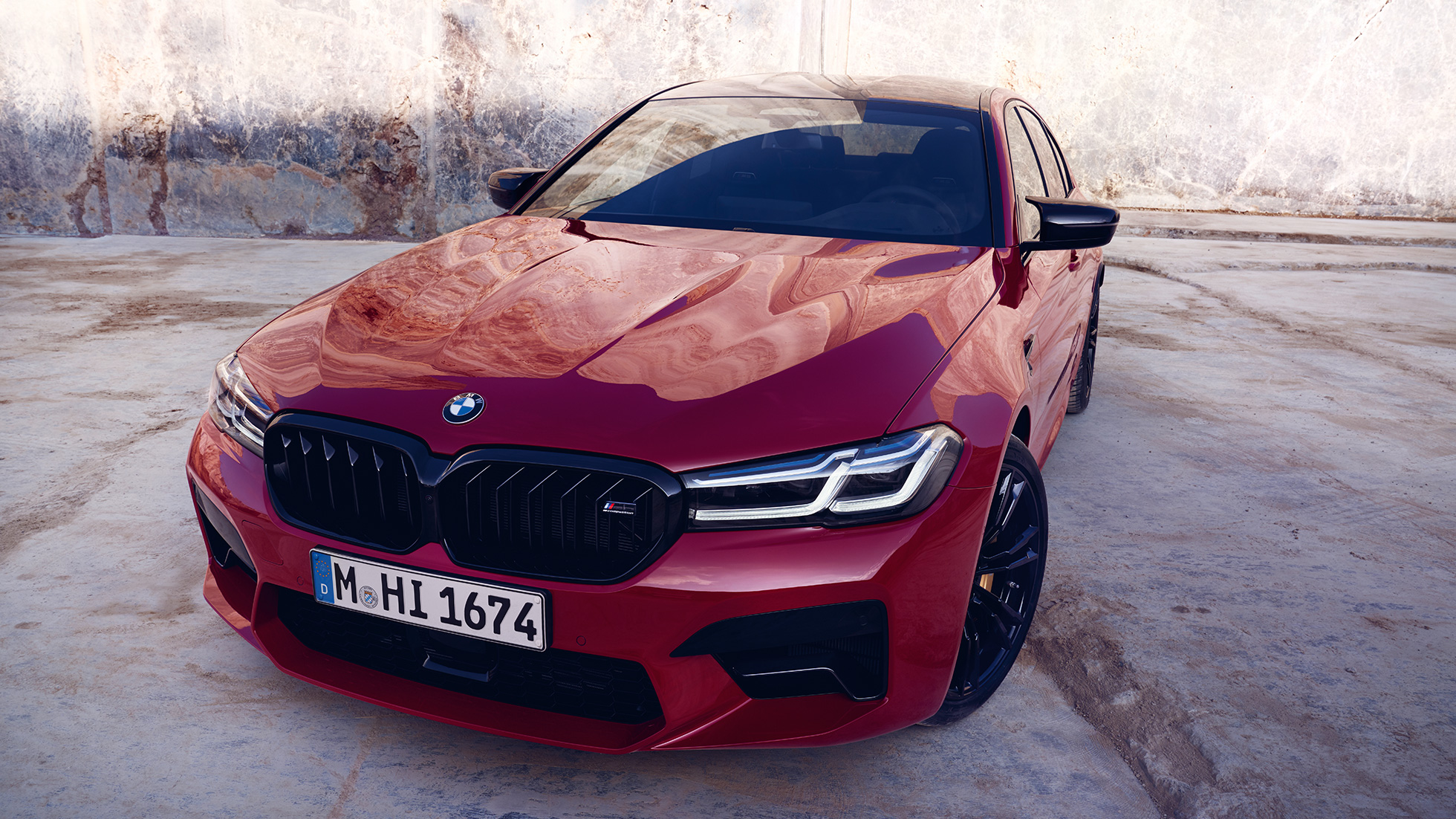 M Design BMW M5 Competition F90 LCI Facelift 2020 Dreiviertel-Frontansicht M Design BMW M5 Competition F90 LCI Facelift 2020 BMW Individual Imola Rot Dreiviertel-Frontansicht
