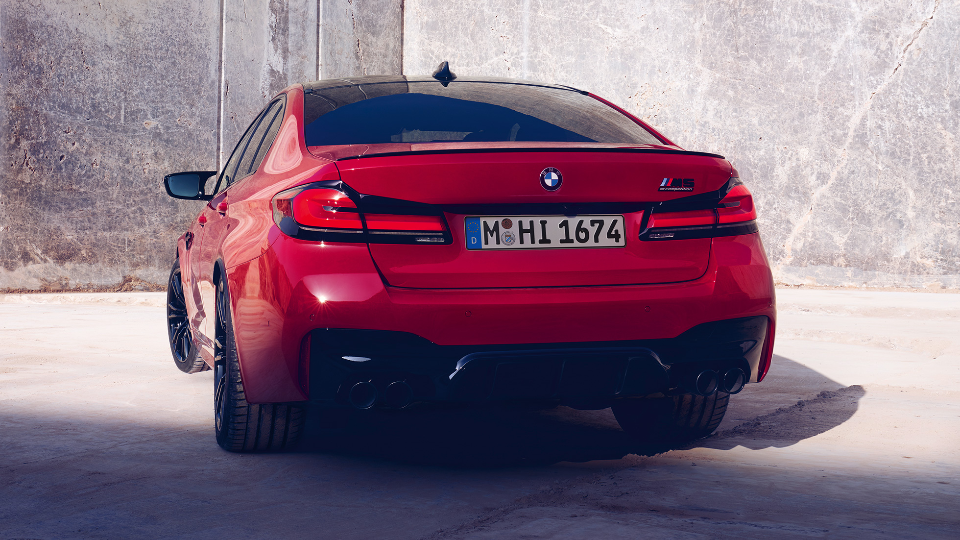 Heckleuchten BMW M5 Competition F90 LCI Facelift 2020 Heckleuchten BMW M5 Competition F90 LCI Facelift 2020 BMW Individual Imola Rot Heckansicht