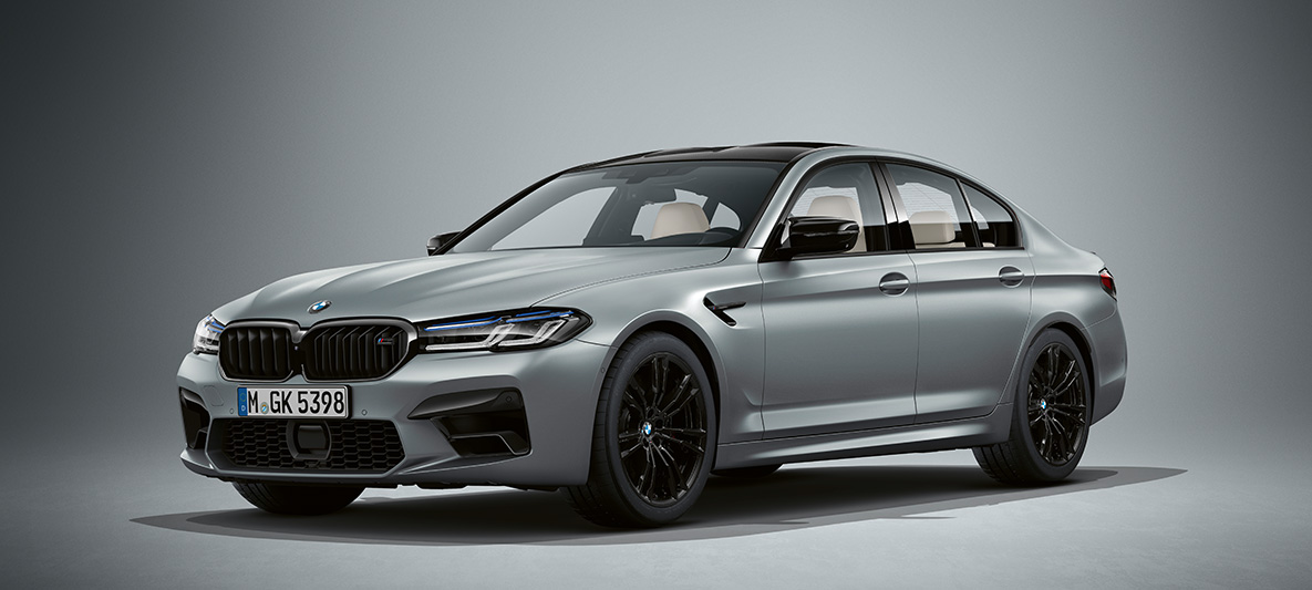 BMW Individual BMW M5 Limousine F90 LCI Facelift 2020 Frozen Bluestone metallic Dreiviertel-Frontansicht BMW Individual BMW M5 Limousine F90 LCI Facelift 2020 Frozen Bluestone metallic Dreiviertel-Frontansicht