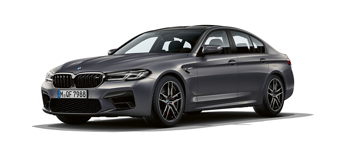 BMW M5 F90 LCI Facelift 2020 Dreiviertel-Frontansicht BMW M5 F90 LCI Facelift 2020 Brands Hatch Grau metallic Dreiviertel-Frontansicht