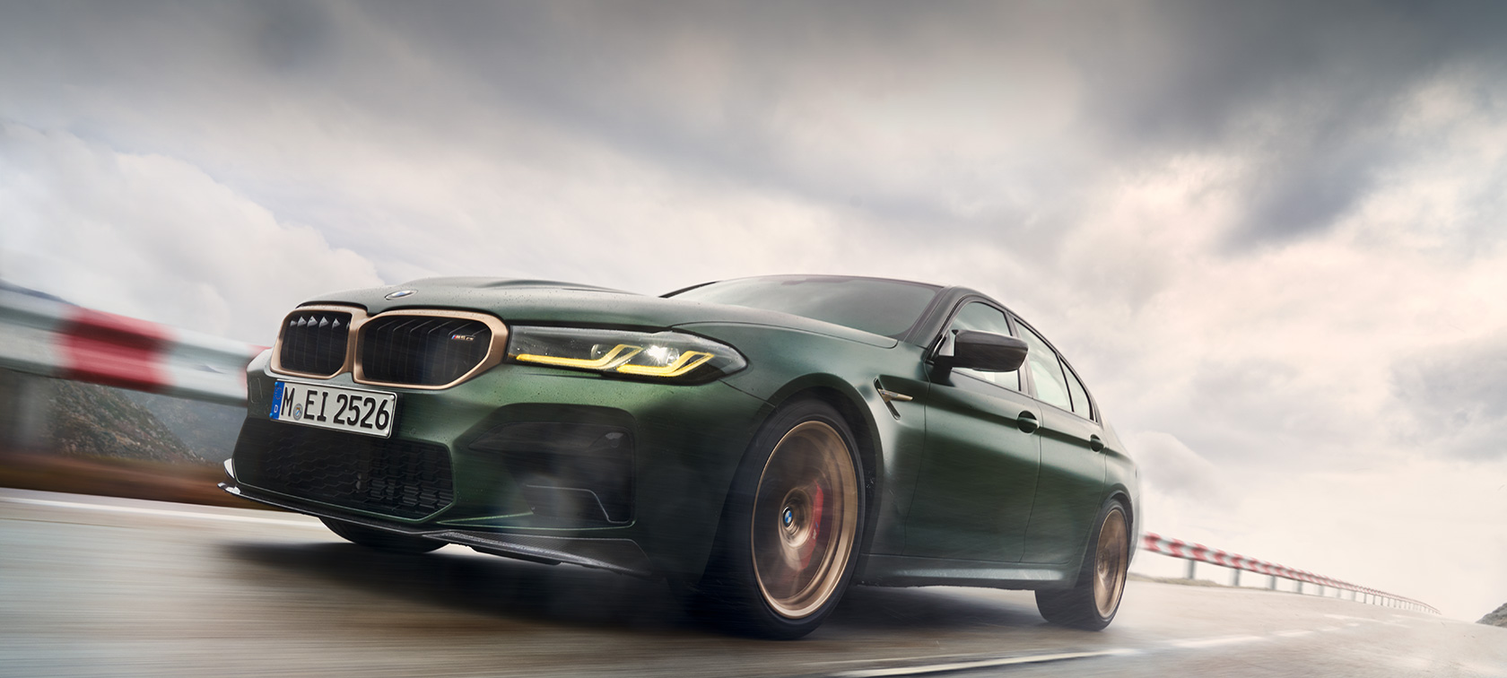 BMW M5 CS F90 2021 Frozen Deep Green metallic BMW M5 CS F90 2021 Frozen Deep Green metallic Dreiviertel-Frontansicht