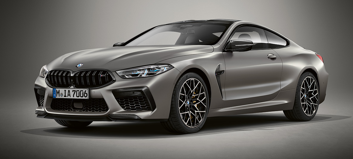 BMW Individual M8 Coupé in BMW Individual Frozen Dark Silver metallic. BMW Individual M8 Coupé in BMW Individual Frozen Dark Silver metallic, Dreiviertel-Frontansicht.
