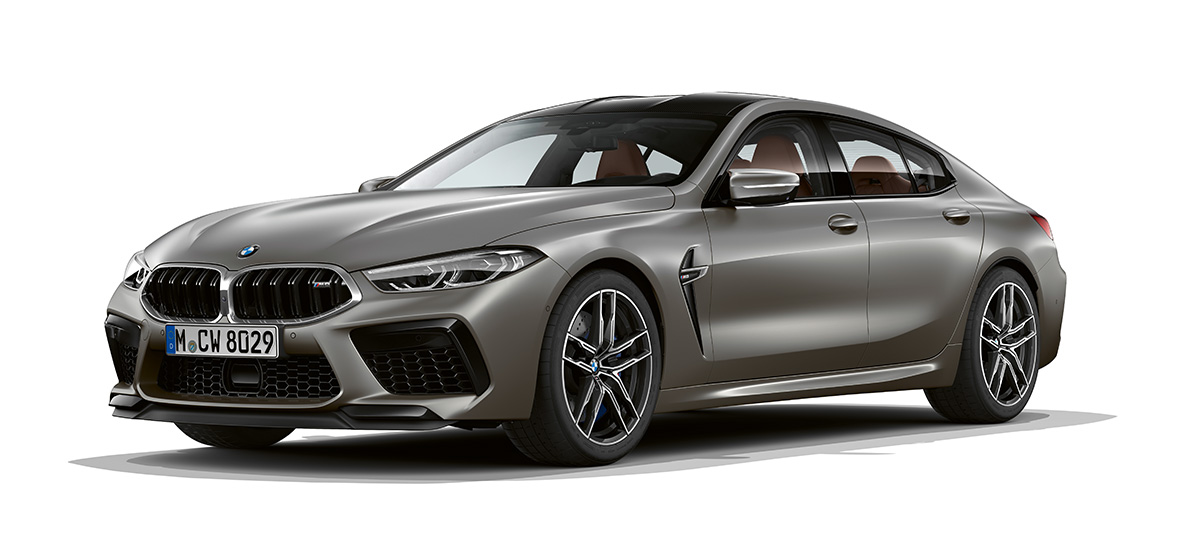 BMW M8 Gran Coupé Dreiviertel-Seitenansicht BMW M8 Gran Coupé F93 2020 BMW Individual Frozen Dark Silver Dreiviertel-Seitenansicht