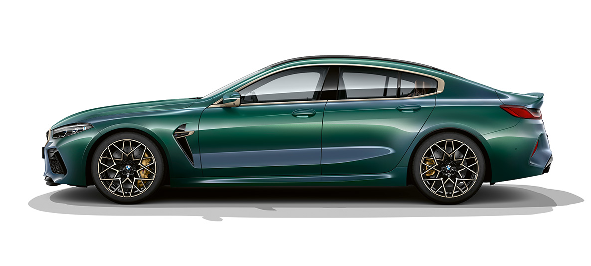 BMW M8 Gran Coupé First Edition Seitenansicht BMW M8 Gran Coupé First Edition F93 2020 BMW Individual Aurora Diamond Green metallic Seitenansicht