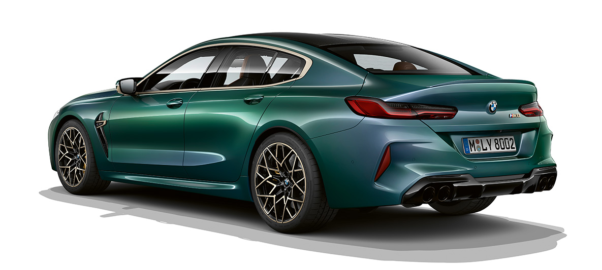 BMW M8 Gran Coupé First Edition Dreiviertel-Heckansicht BMW M8 Gran Coupé First Edition F93 2020 BMW Individual Aurora Diamond Green metallic Dreiviertel-Heckansicht