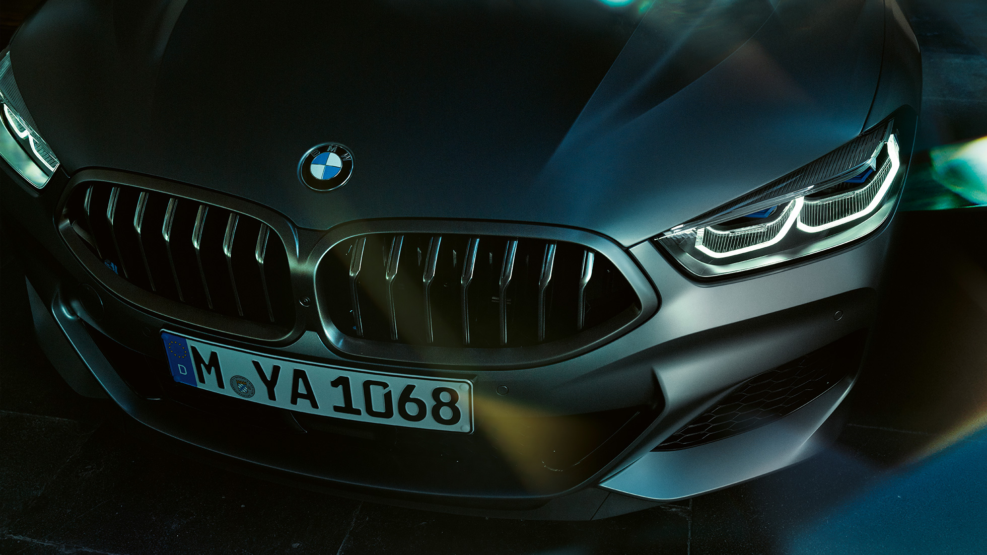 Doppelniere BMW M850i xDrive Gran Coupé Doppelniere BMW M850i xDrive Gran Coupé G16 2019 BMW Individual Frozen Bluestone metallic Nahaufnahme Front