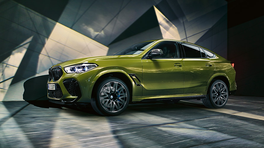 BMW X6 M F96 Dreiviertel-Seitenansicht stehend BMW M Modelle BMW X6 M F96 Dreiviertel-Seitenansicht stehend