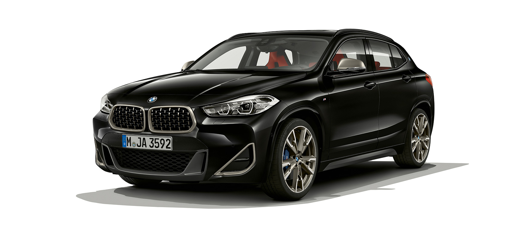 Dreiviertel-Frontansicht BMW X2 BMW X2 M35i F39 Dreiviertel-Frontansicht BMW X2 M35i 2018 F39 Saphirschwarz metallic