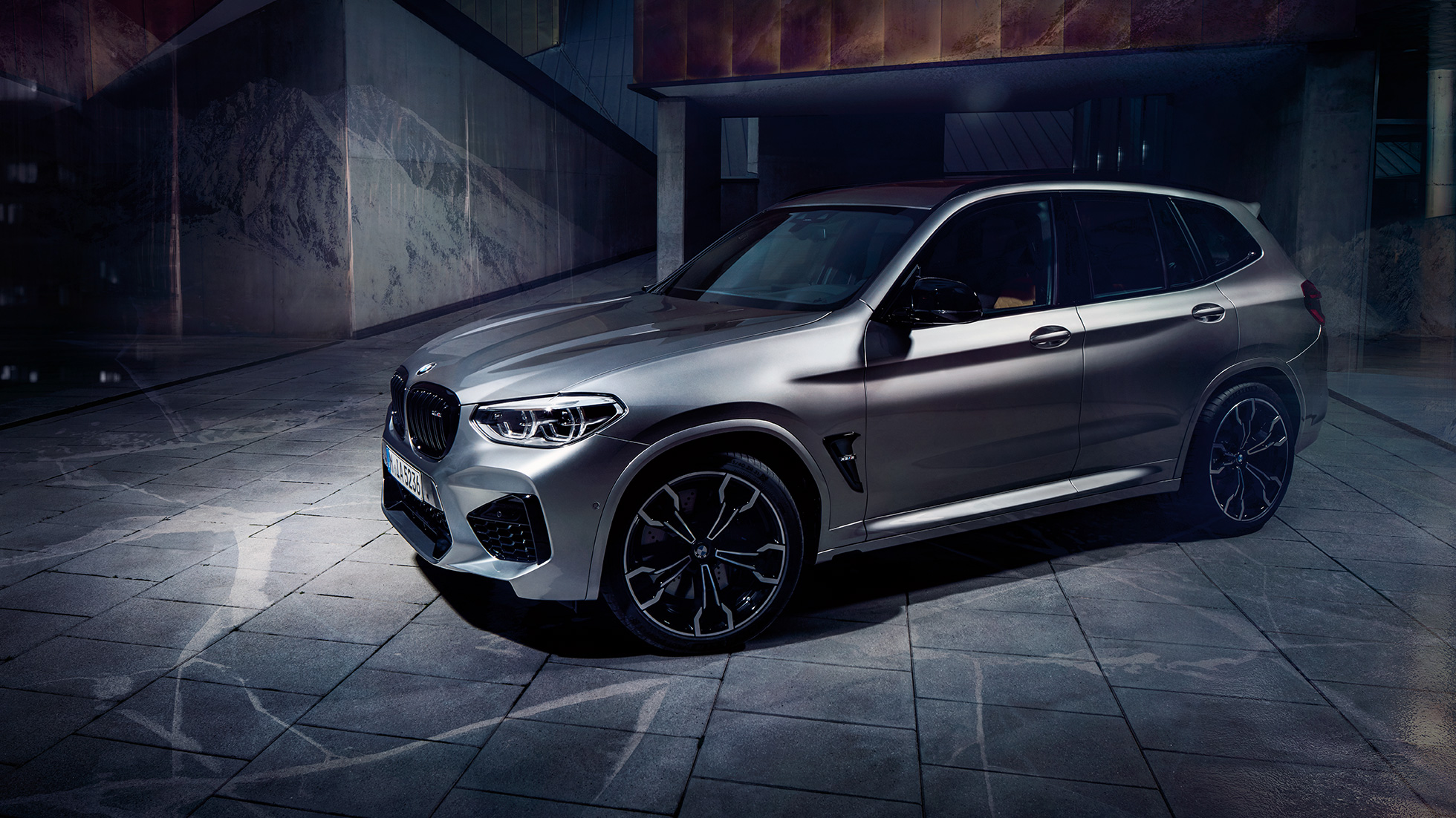 BMW X3 M Competition, Seitenansicht. BMW X3 M Competition in Donington Grau metallic, Exterieur, Seitenansicht.