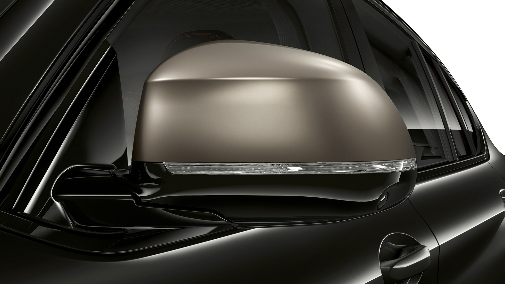 BMW X4 M40i und BMW X4 M40d, Spiegelkappen. BMW X4 M40i und BMW X4 M40d in Saphierschwarz metallic, Exterieur, galvanisierte Spiegelkappen in Cerium Grey.