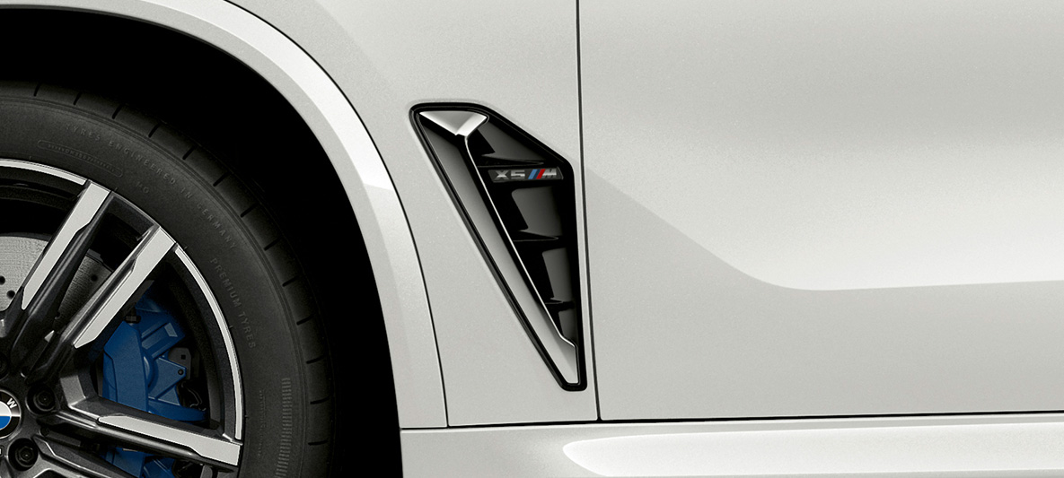 M Kiemen BMW X5 M M Kiemen BMW X5 M Mineralweiß F95 Nahaufnahme
