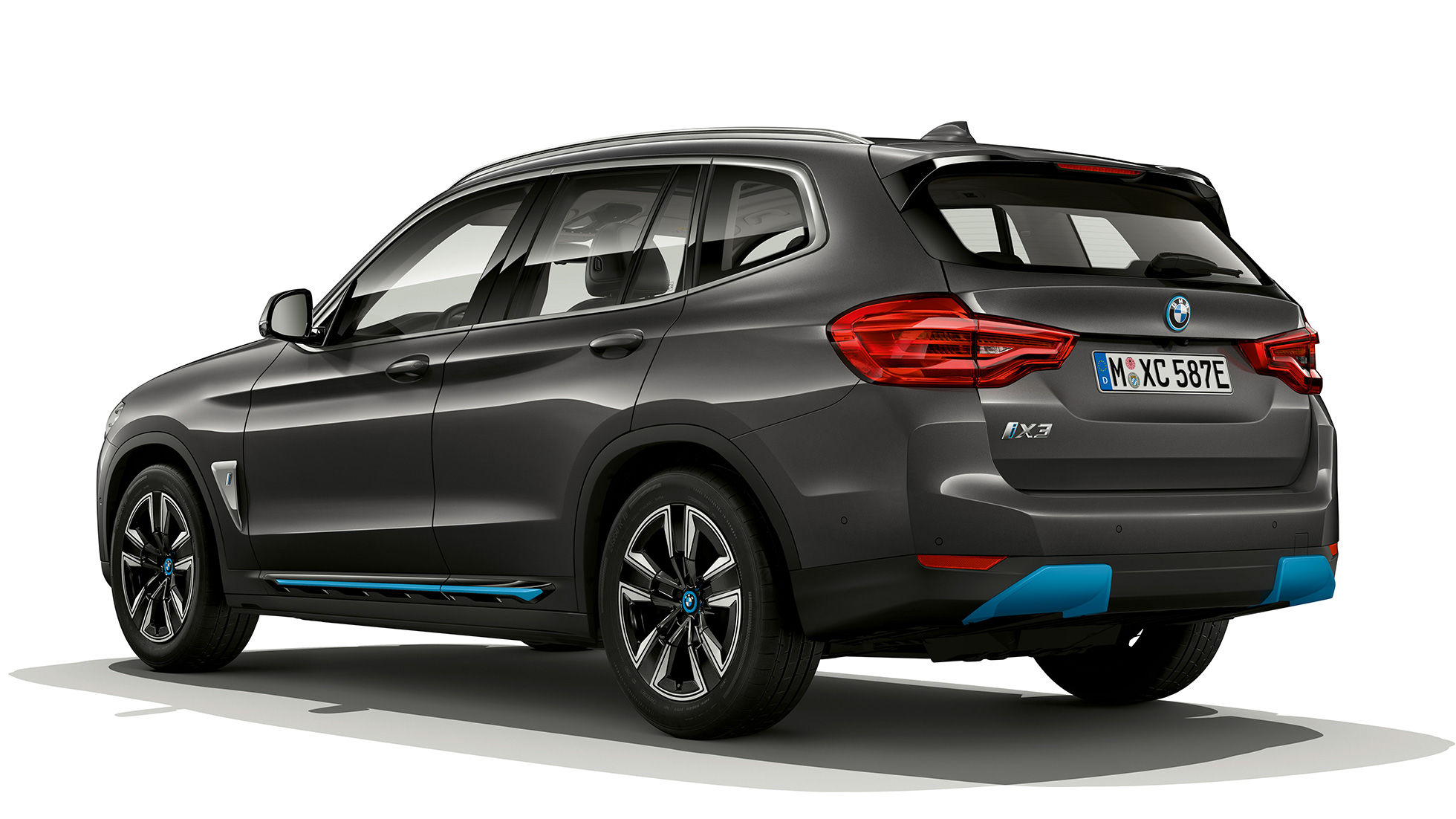 BMW iX3 G08 2020 Modell „Inspiring“ Dreiviertel-Heckansicht BMW iX3 G08 2020 Modell „Inspiring“ Sophistograu Brillianteffekt Dreiviertel-Heckansicht
