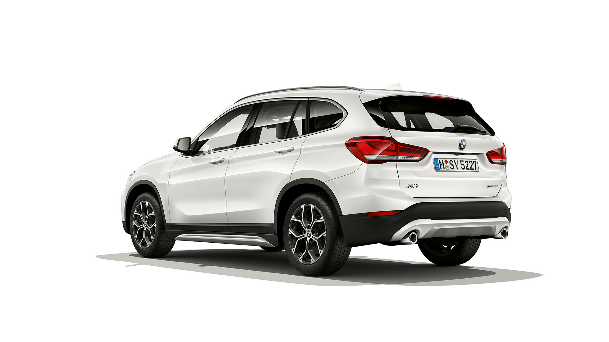 BMW X1, Modell xLine, Dreiviertel-Heckansicht BMW X1, Modell xLine, Dreiviertel-Heckansicht Studioschuss