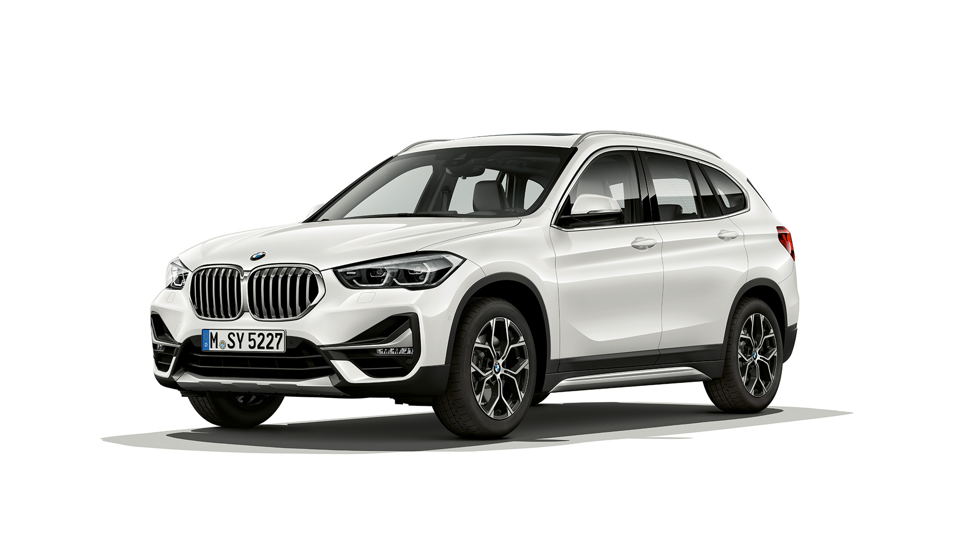 BMW X1, Modell xLine, Dreiviertel-Frontansicht BMW X1, Modell xLine, Dreiviertel-Frontansicht Studioschuss