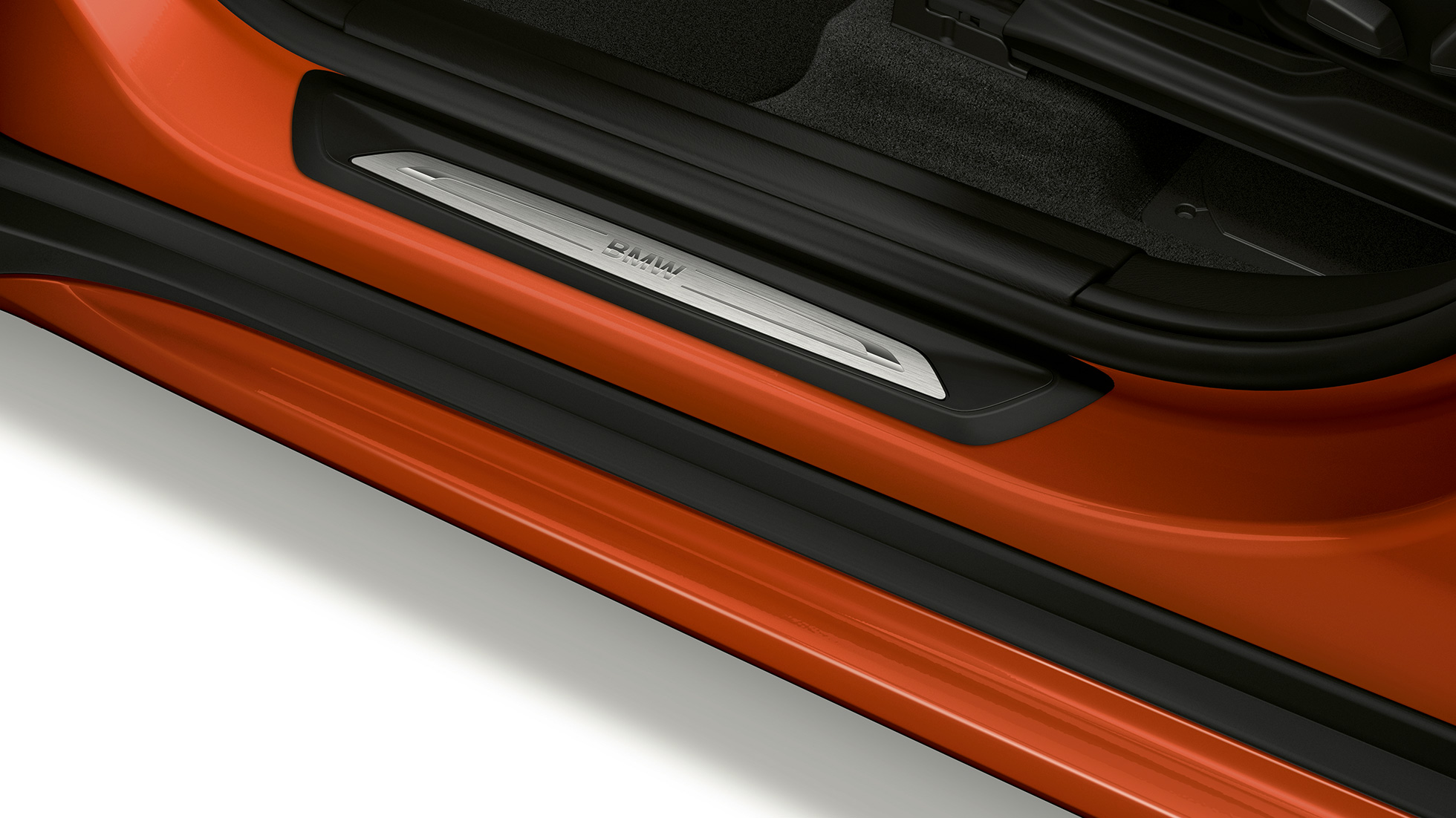 BMW X1, Modell Sport Line, Einstiegsleiste BMW X1, Modell Sport Line, Seitenansicht mit Close-up auf Einstiegsleiste