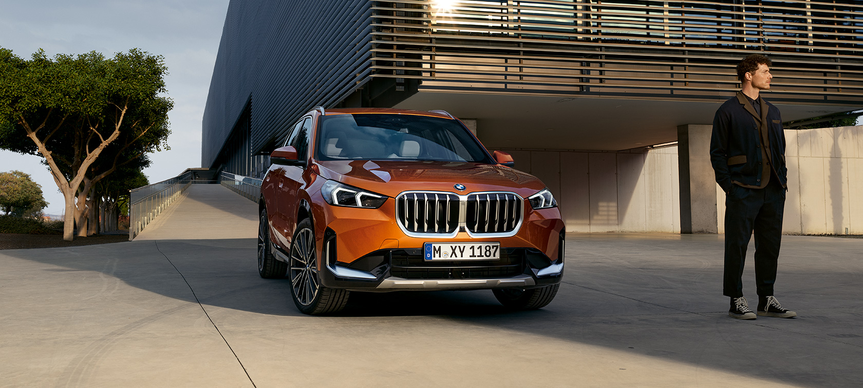 BMW X1 xDrive23i U11 ICE xLine Utah Orange metallic Exterieur Highlights Exterieur Highlights BMW X1 xDrive23i U11 ICE xLine Utah Orange metallic 20" BMW Individual Leichtmetallräder Vielspeiche 869 I