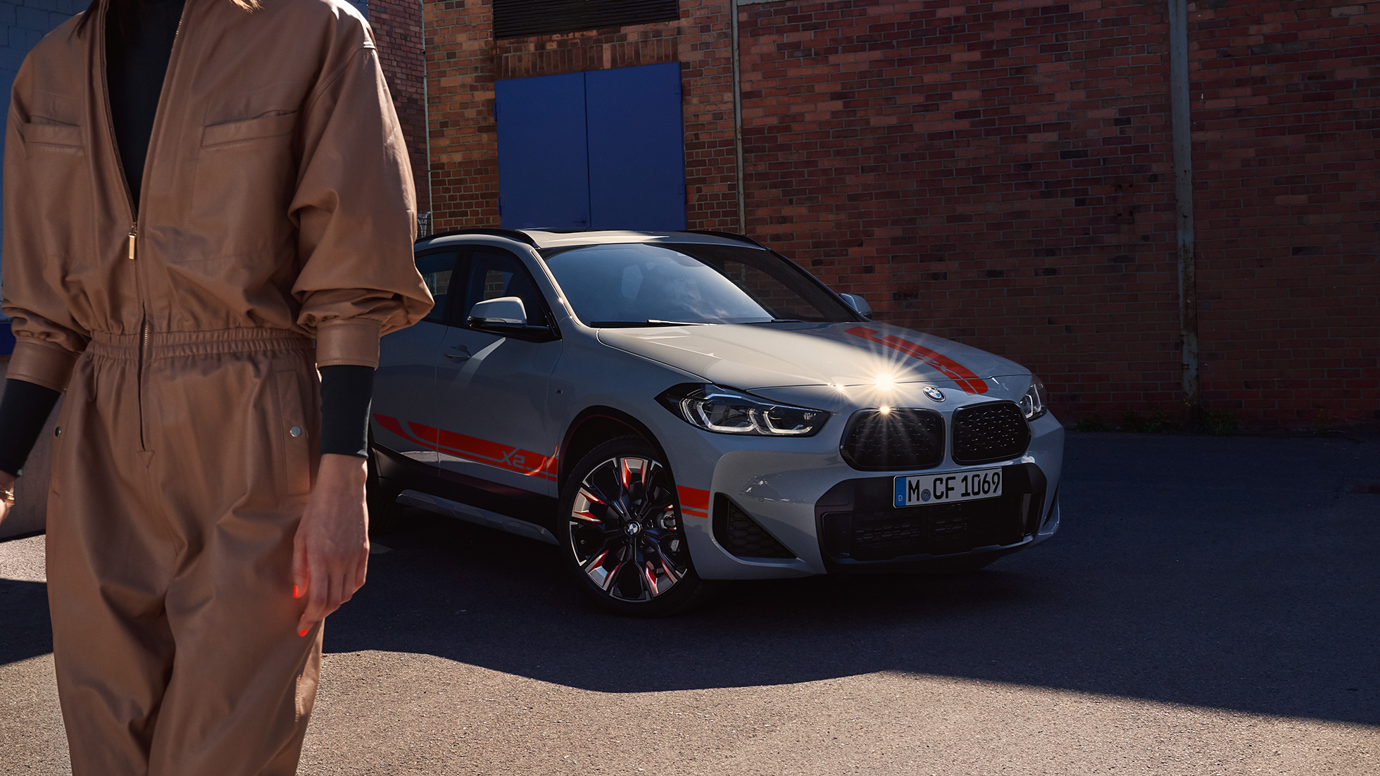 Doppelniere BMW X2 F39 BMW X2 2018 F39 Galvanic Gold metallic Frontansicht Doppelniere