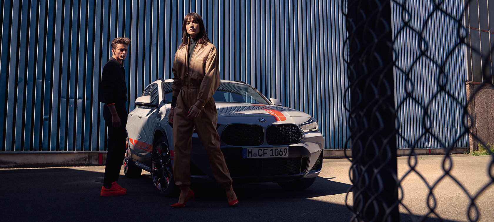 Dreiviertel Frontansicht BMW X2 F39 Dreiviertel Frontansicht BMW X2 2020 F39 Brooklyn Grau