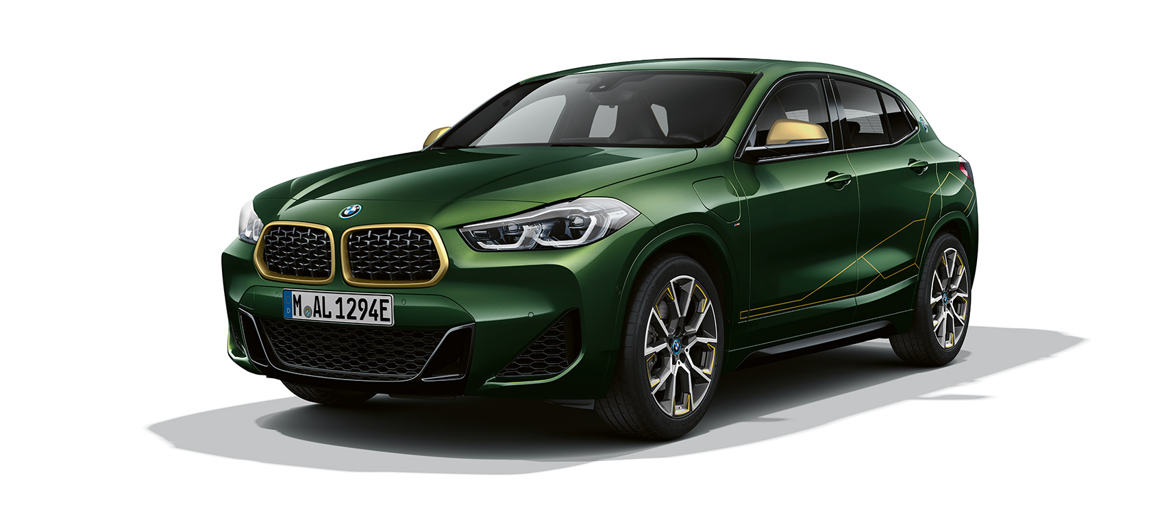 Dreiviertel-Frontansicht BMW X2 F39 Sanremo Green metallic