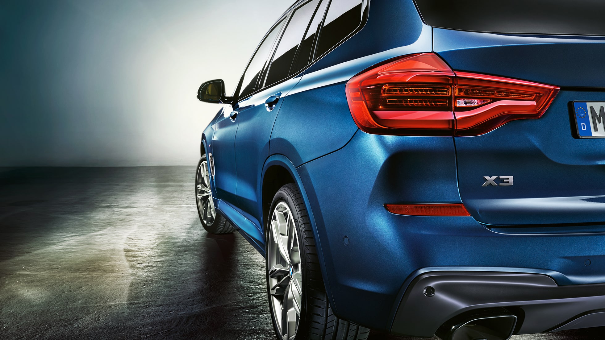 BMW X3 M40i, Dreiviertelheckschuss mit LED-Heckleuchten BMW X3 M40i, Dreiviertelheckschuss mit LED-Heckleuchten