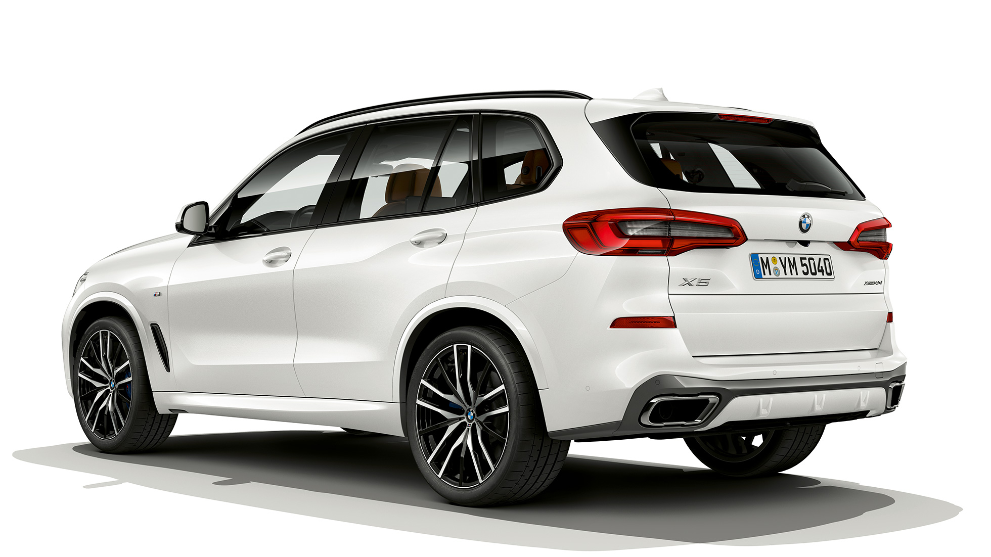 Modell M Sport BMW X5 xDrive40i Dreiviertel-Heckansicht Modell M Sport BMW X5 xDrive40i G05 2018 Mineralweiß metallic Dreiviertel-Heckansicht