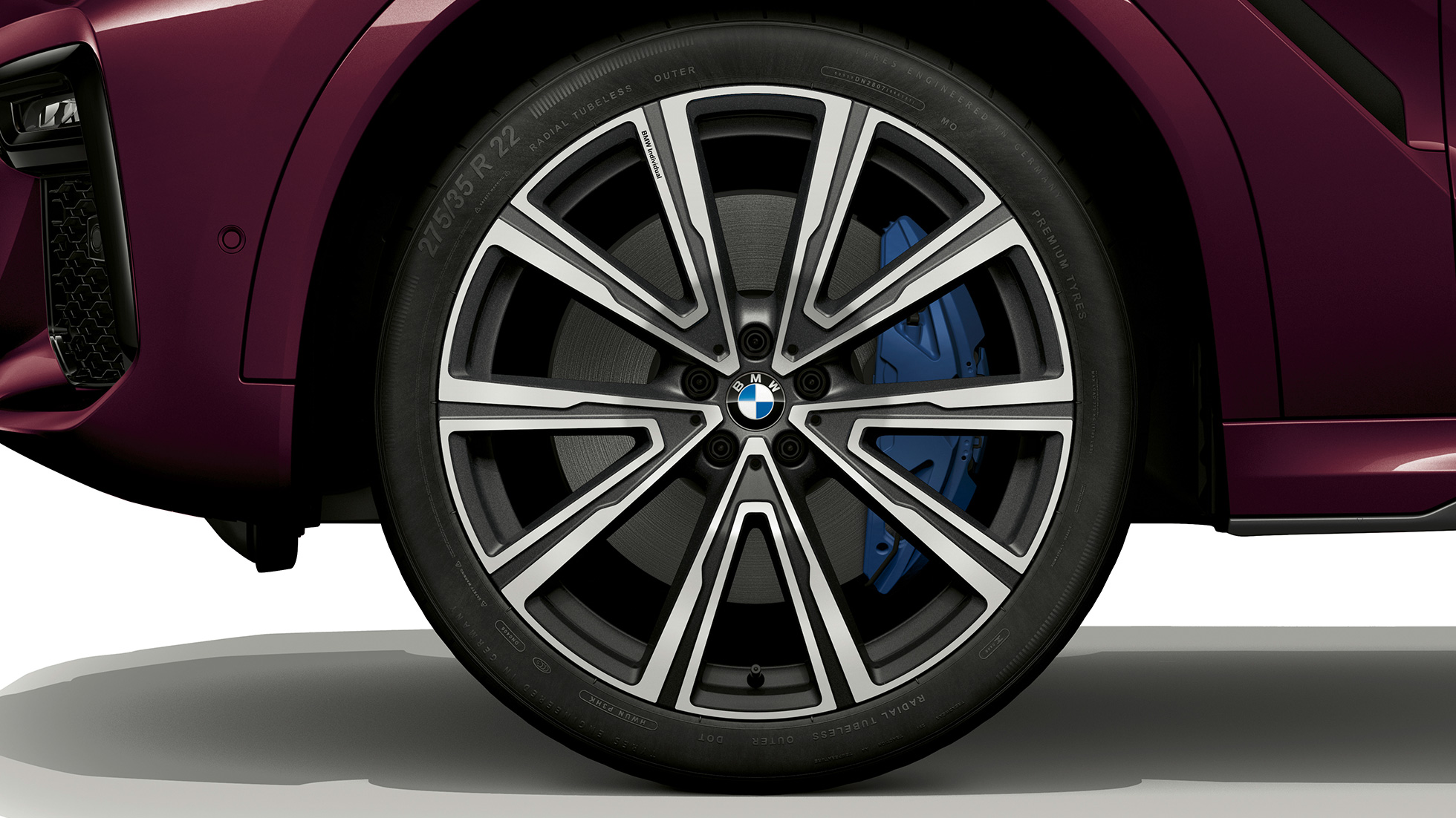 BMW X6 mit BMW Individual, Leichtmetallrad. BMW X6 mit BMW Individual mit Fokus auf Leichtmettalrad.