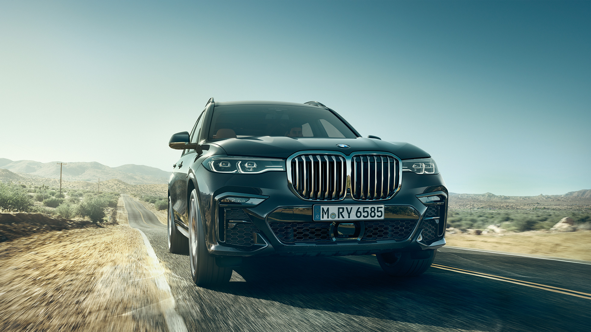BMW X7 Front BMW X7 in Arktikgrau, Exterieur, Front aus Froschperspektive, G07 2019
