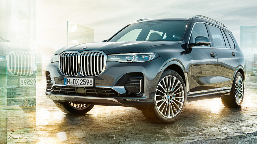 BMW X7 2019 G07 Arktikgrau Dreiviertel-Frontansicht stehend BMW X7 2019 G07 Arktikgrau Dreiviertel-Frontansicht stehend