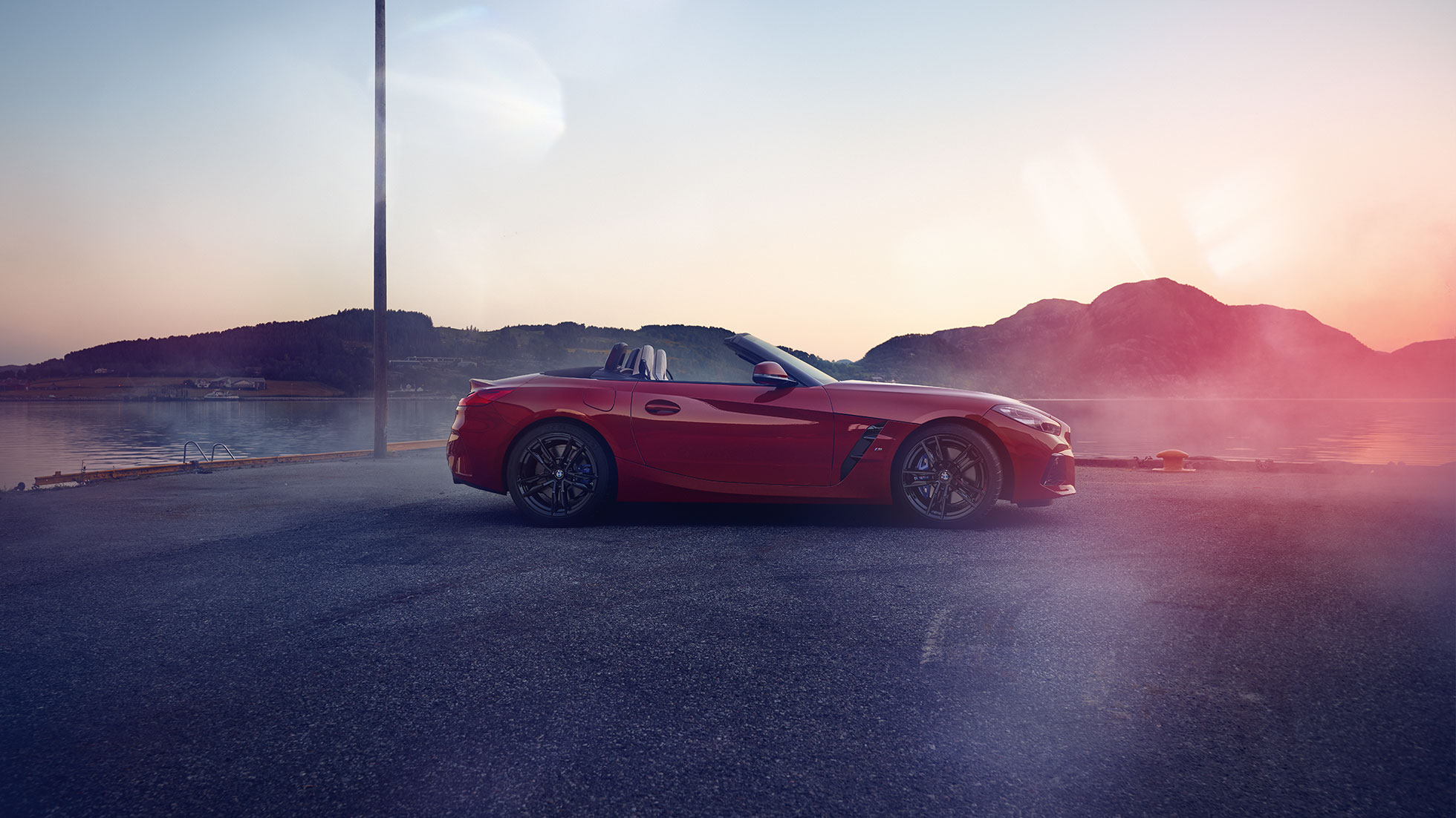 Seitenschuss BMW Z4 Roadster Seitenschuss BMW Z4 Roadster vor Bergpanorama