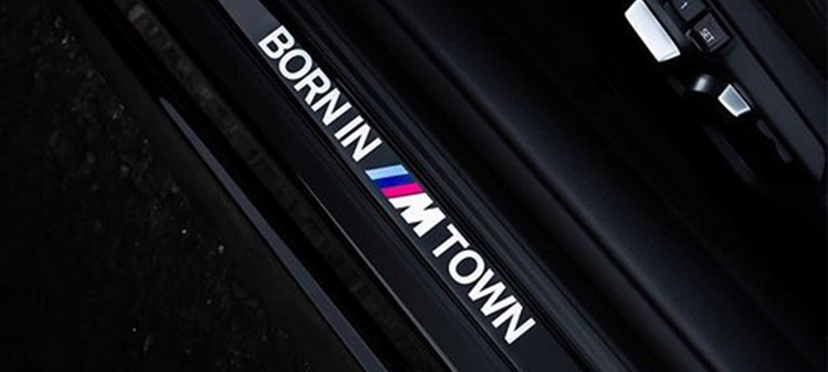 BMW Individual Einstiegsleiste BMW M Town Nahaufnahme BMW Individual Einstiegsleiste BMW M Town Nahaufnahme