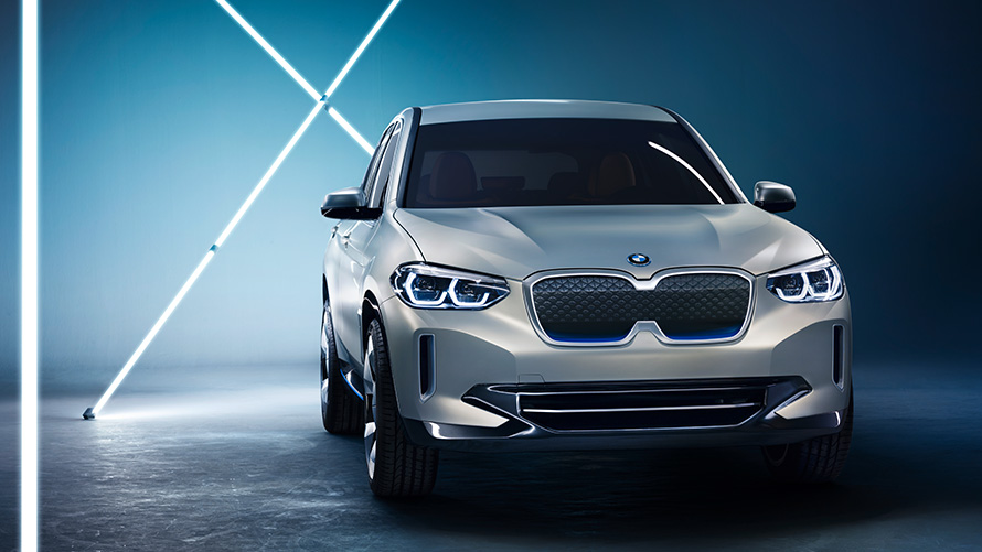 BMW Concept iX3 Studioaufnahme BMW Concept iX3 Studioaufnahme Dreiviertel-Frontansicht