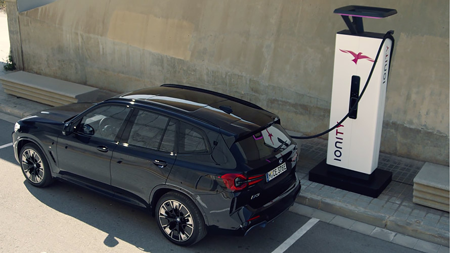 BMW Elektrofahrzeuge BMW iX3 öffentliches Laden BMW Charging Schnellladestationen Video BMW Elektrofahrzeuge BMW iX3 öffentliches Laden BMW Charging Schnellladestationen Video