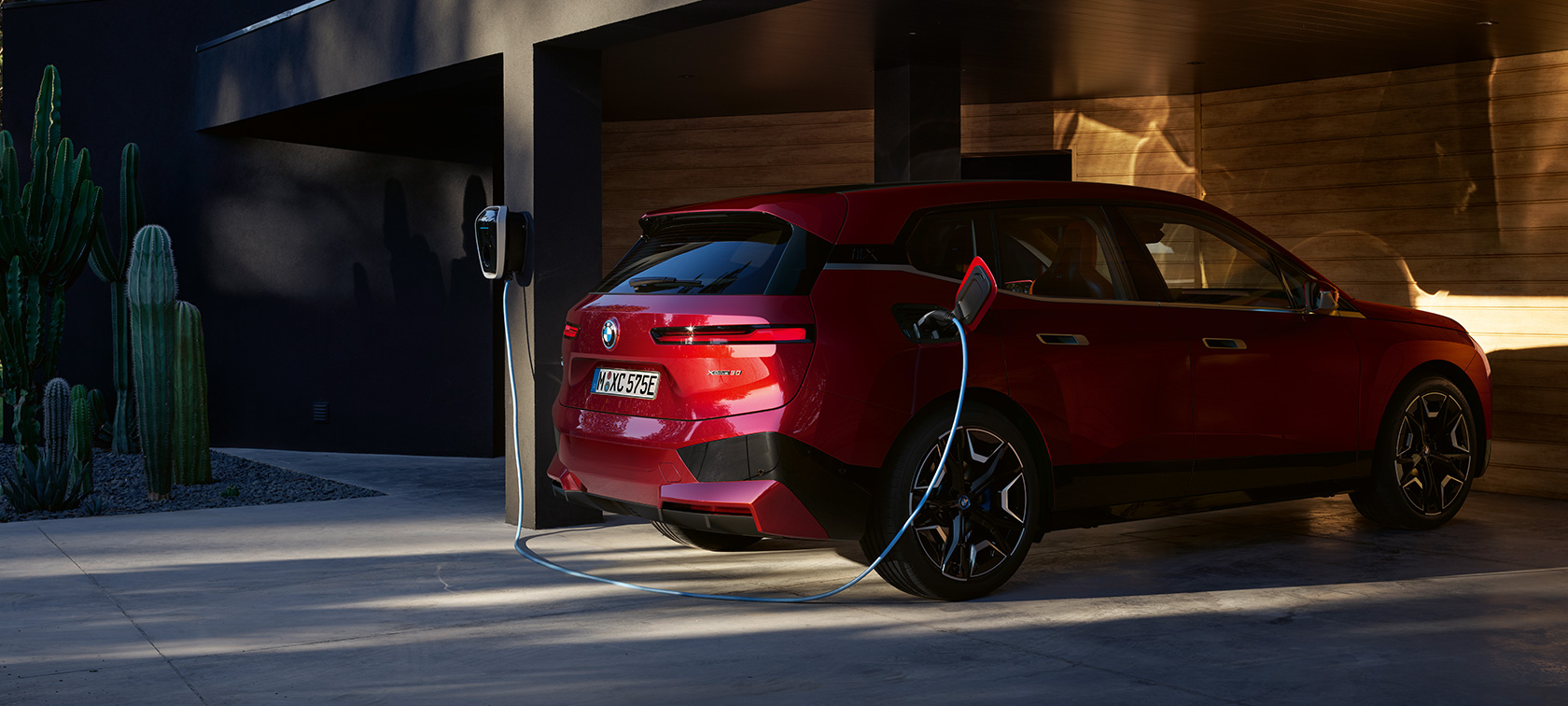 BMW Charging BMW iX an BMW Wallbox BMW Charging BMW iX an BMW Wallbox