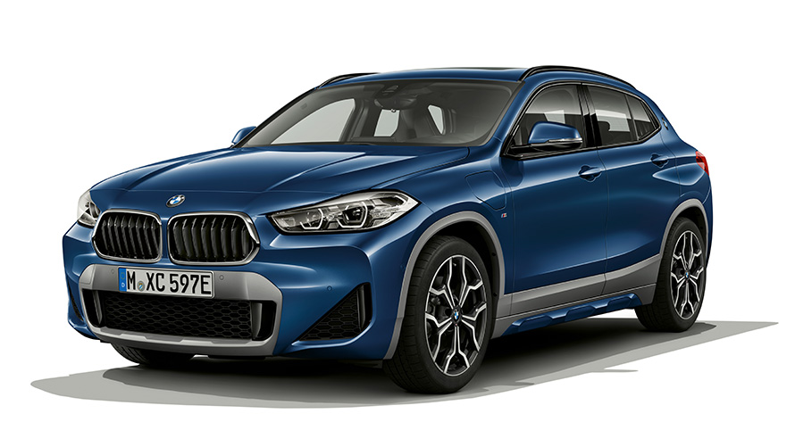 BMW X2 xDrive25e PHEV-Modell Dreiviertel-Frontansicht BMW X2 xDrive25e PHEV-Modell Studioaufnahme Dreiviertel-Frontansicht