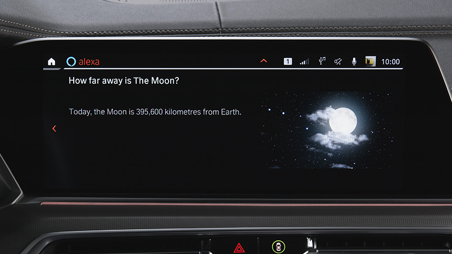 BMW Remote Software Upgrade Amazon Alexa Car Integration BMW Remote Software Upgrade Amazon Alexa Car Integration Navigationssystem Nahaufnahme