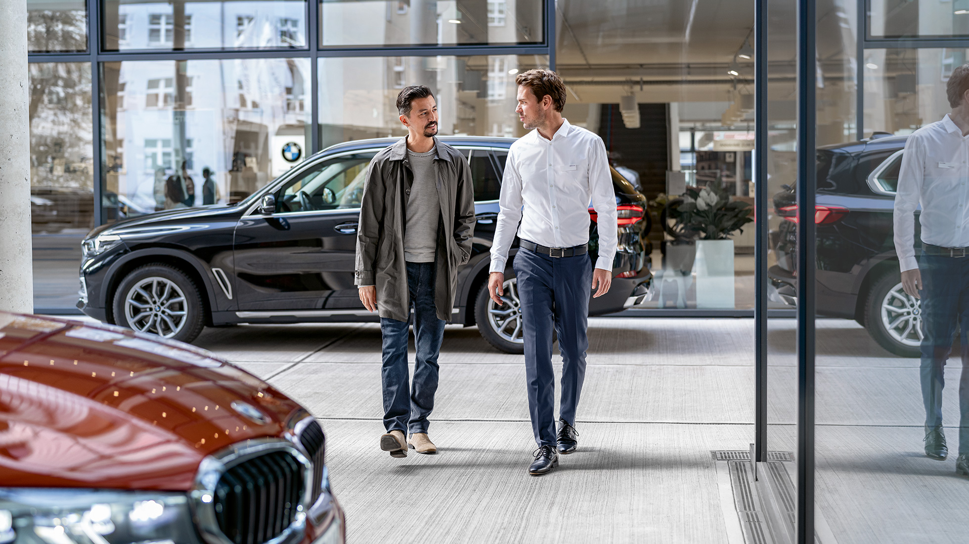 BMW Service BMW Service Angebot BMW Service Mann bei BMW Partner