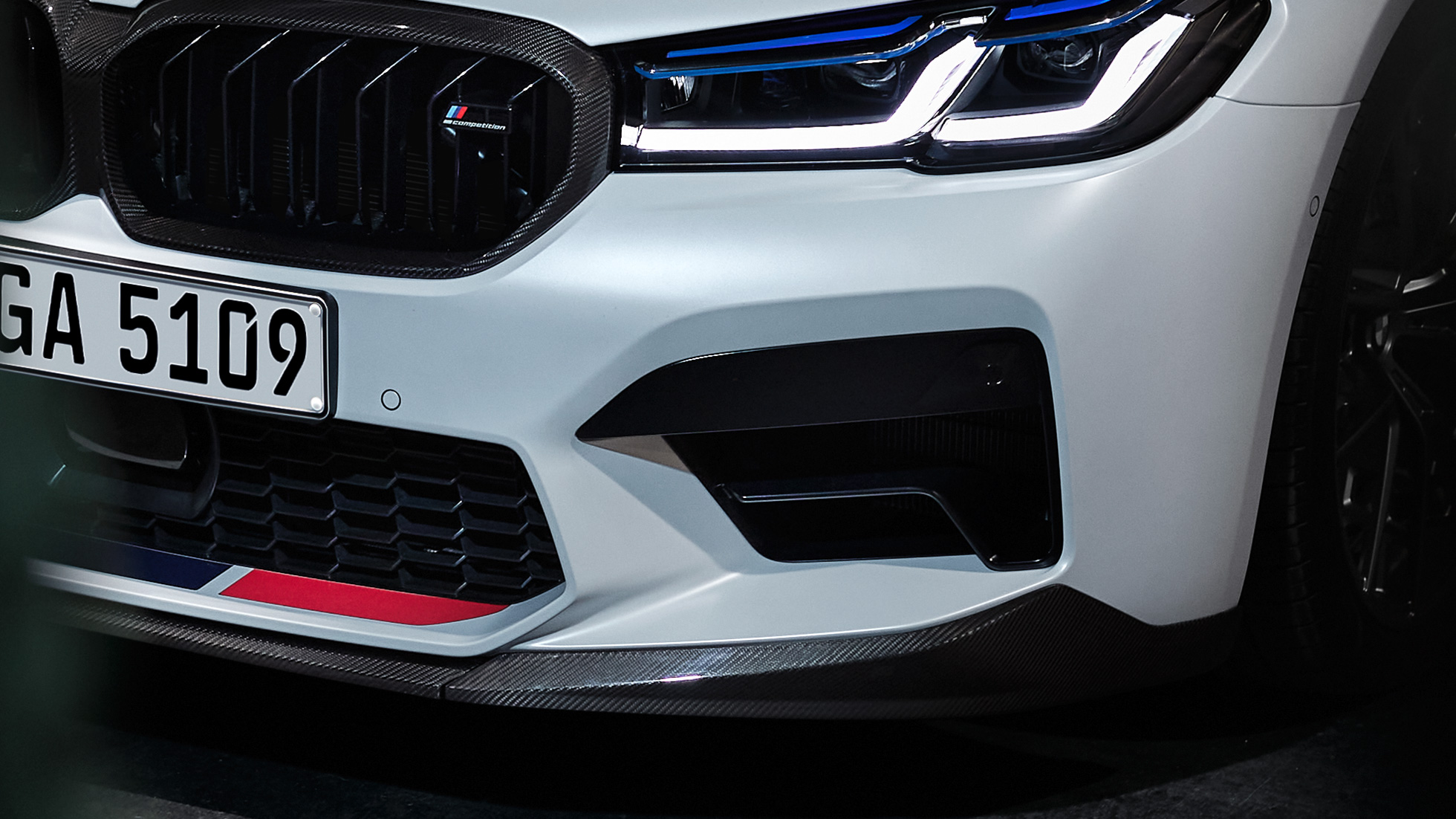 M Performance Frontsplitter Carbon Nahaufnahme BMW M Performance Parts M Performance Frontsplitter Carbon Nahaufnahme
