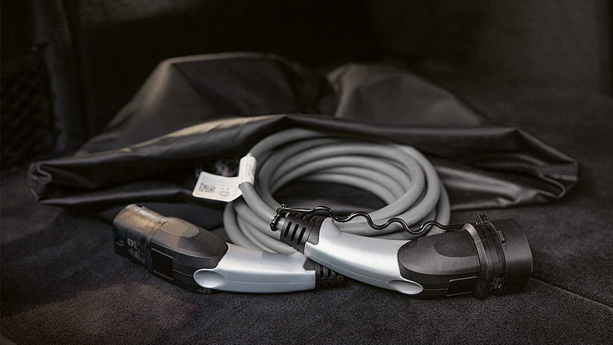 BMW Ladekabel 5 m für öffentliche Ladestationen BMW Ladeprodukte BMW Ladekabel 5 m für öffentliche Ladestationen