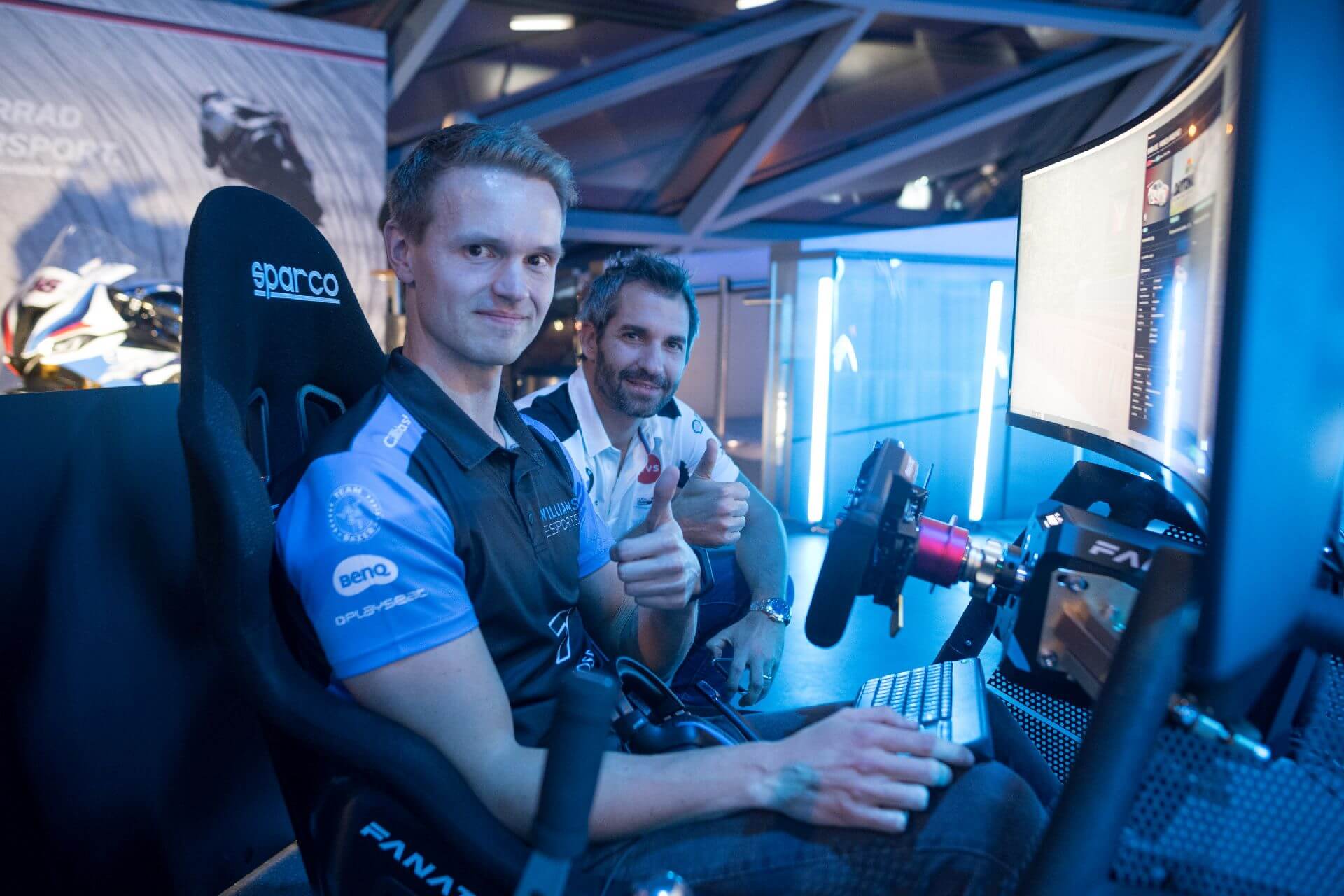 BMW SIM RACING. BMW SIM RACING.